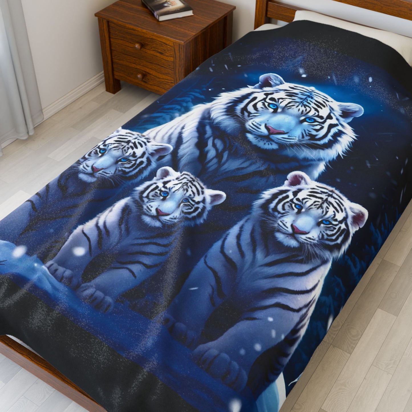 Moonlit White Tiger Plush Blanket – Luxury Velveteen Cozy Throw