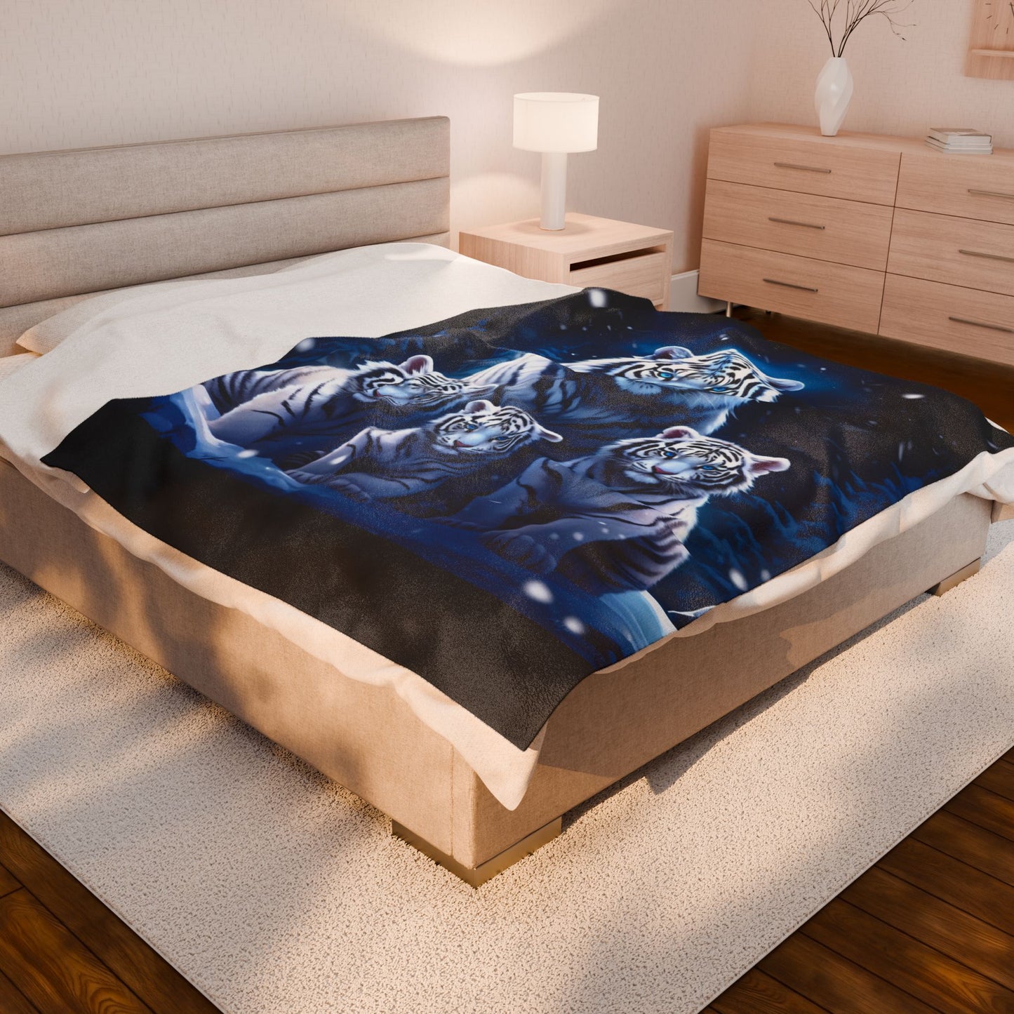 Moonlit White Tiger Plush Blanket – Luxury Velveteen Cozy Throw